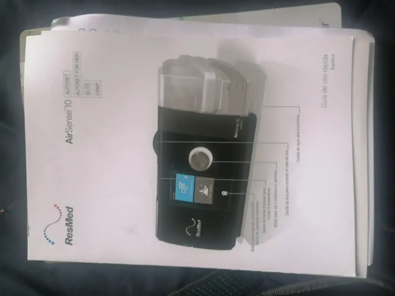 Máquina CPAP portátil ResMed con accesorios - 6