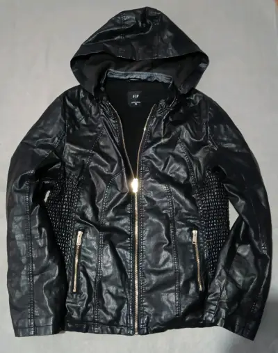 Chaqueta de cuero sintético negra con capucha - miniatura 1