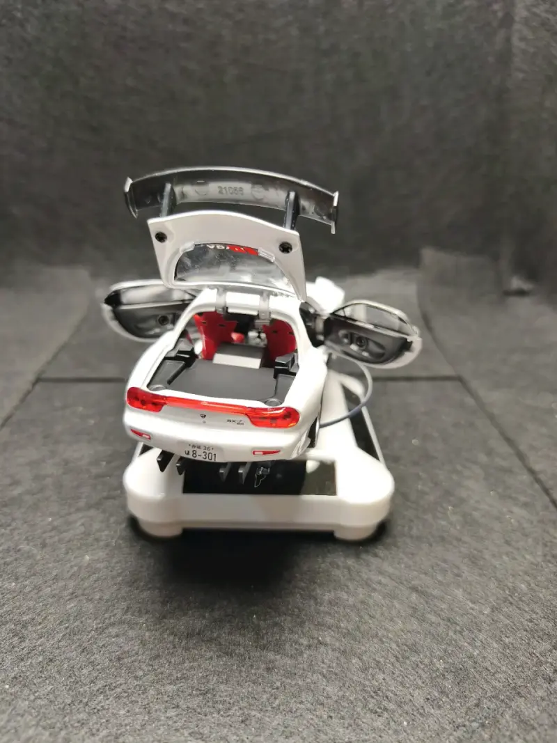 Modelo a escala + Plataforma giratoria - 4
