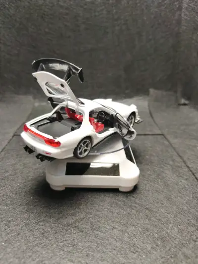 Modelo a escala  + Plataforma giratoria - miniatura 5