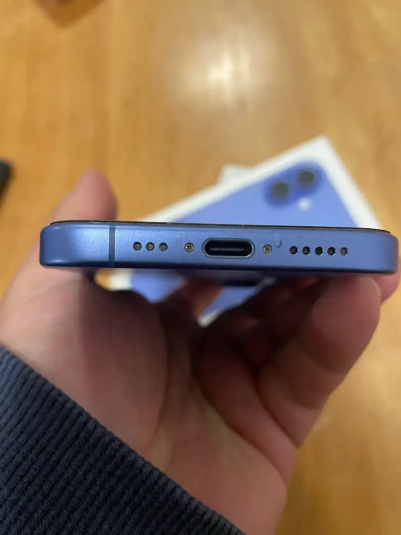 iPhone 16, 128gb color celeste con caja original - 3