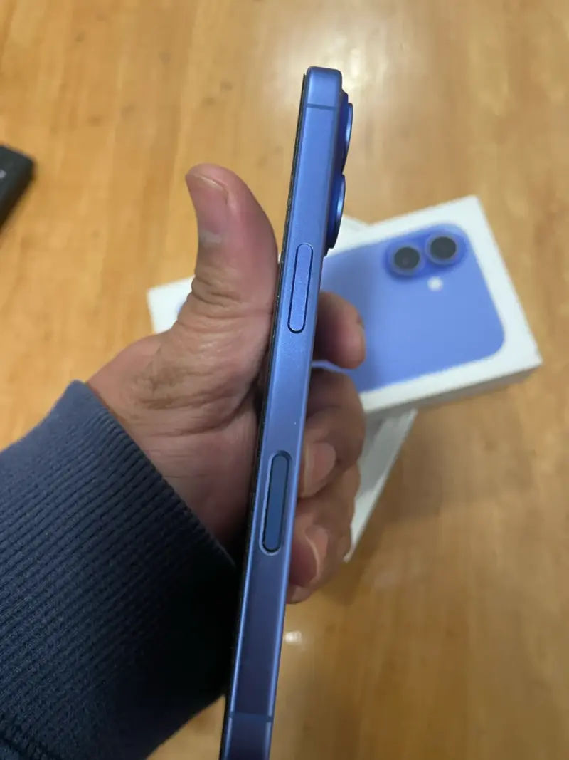 iPhone 16, 128gb color celeste con caja original - 5