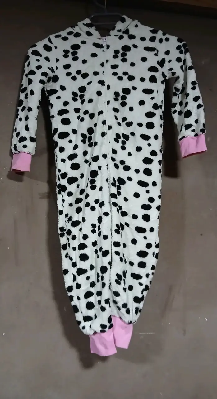 Pijama enterizo polar 4 a 5 años diseño dálmata - 1