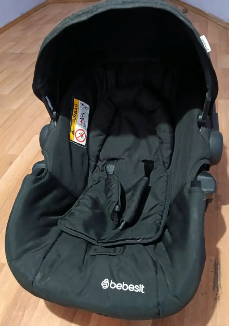 Silla de Auto Bebesit Negra para Bebé - 1