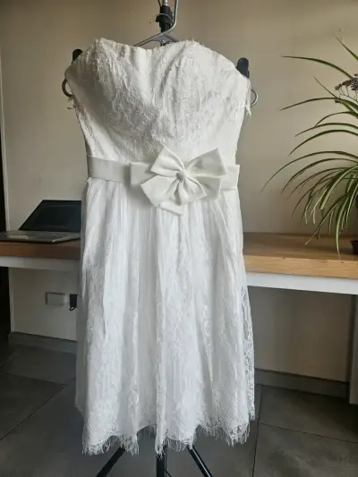 Vestido blanco con encaje y lazo - miniatura 1