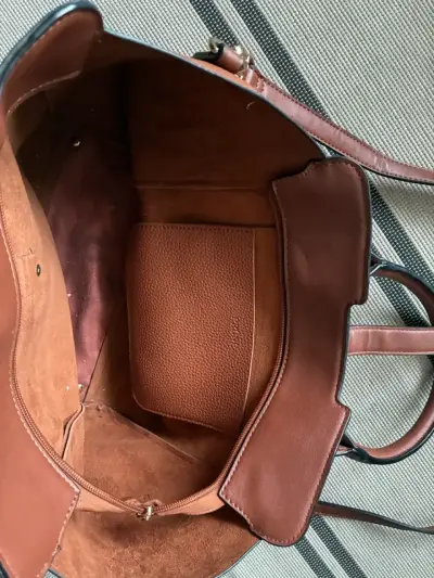Bolso de cuero marrón con correa ajustable - miniatura 2