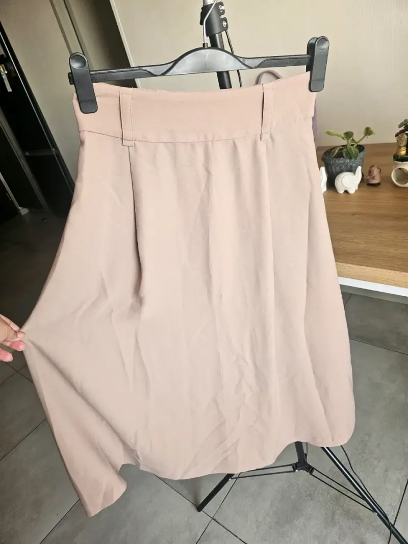 Falda midi beige Zara en buen estado - 2