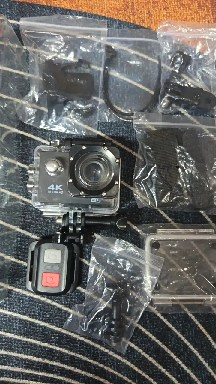 Cámara de acción 4K Ultra HD con accesorios - 2