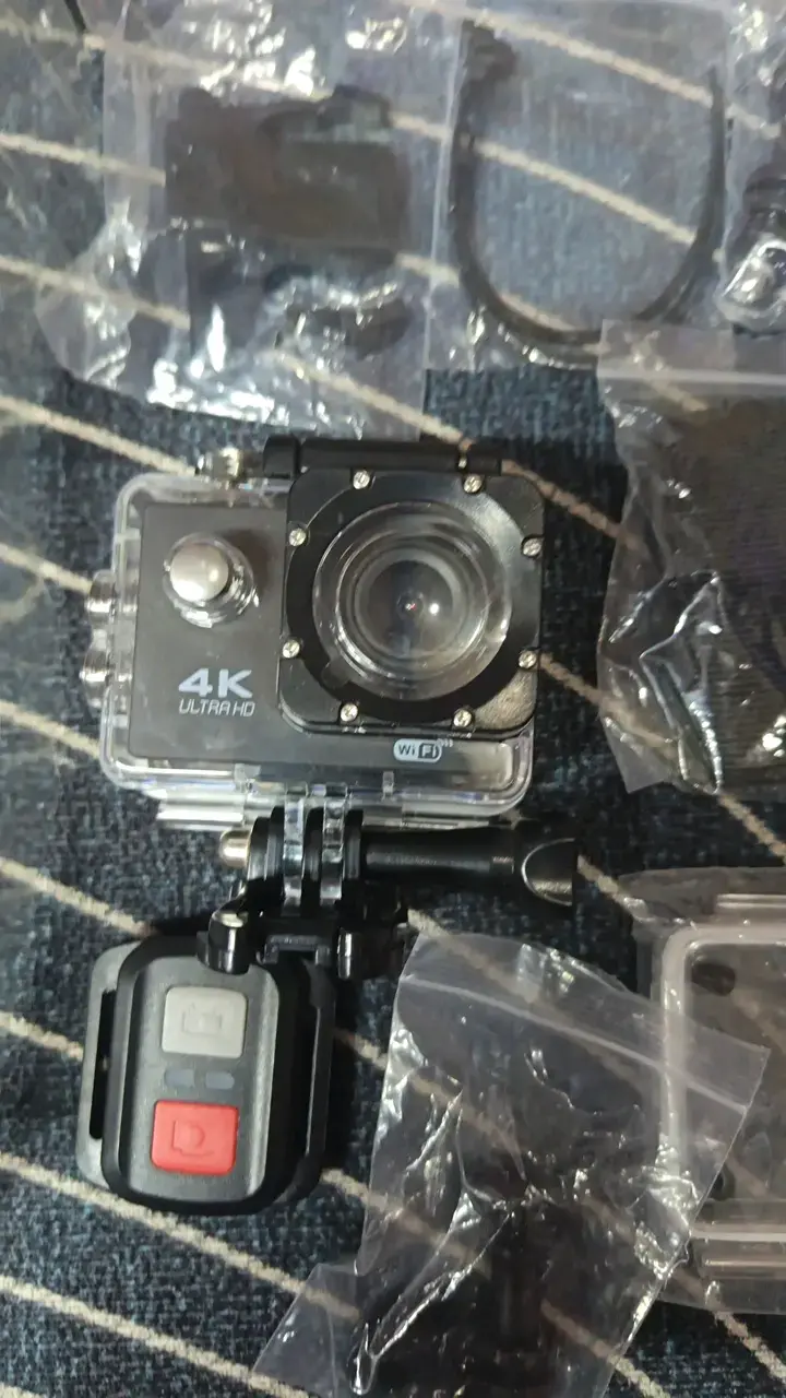 Cámara de acción 4K Ultra HD con accesorios - 4