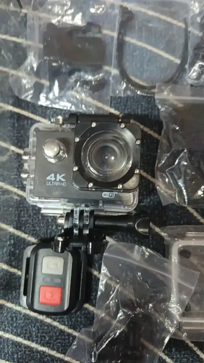 Cámara de acción 4K Ultra HD con accesorios - miniatura 4