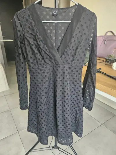 Vestido negro de lunares con transparencias - miniatura 1
