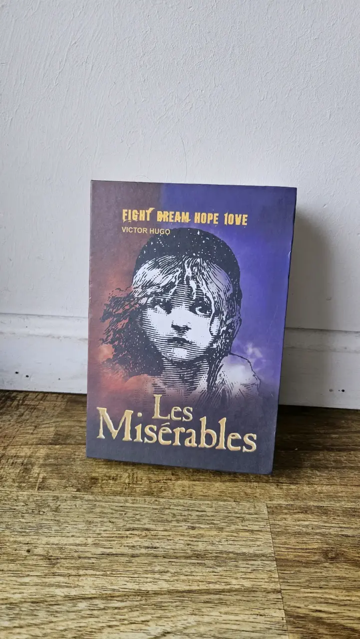 Caja fuerte libro Les Misérables - 1