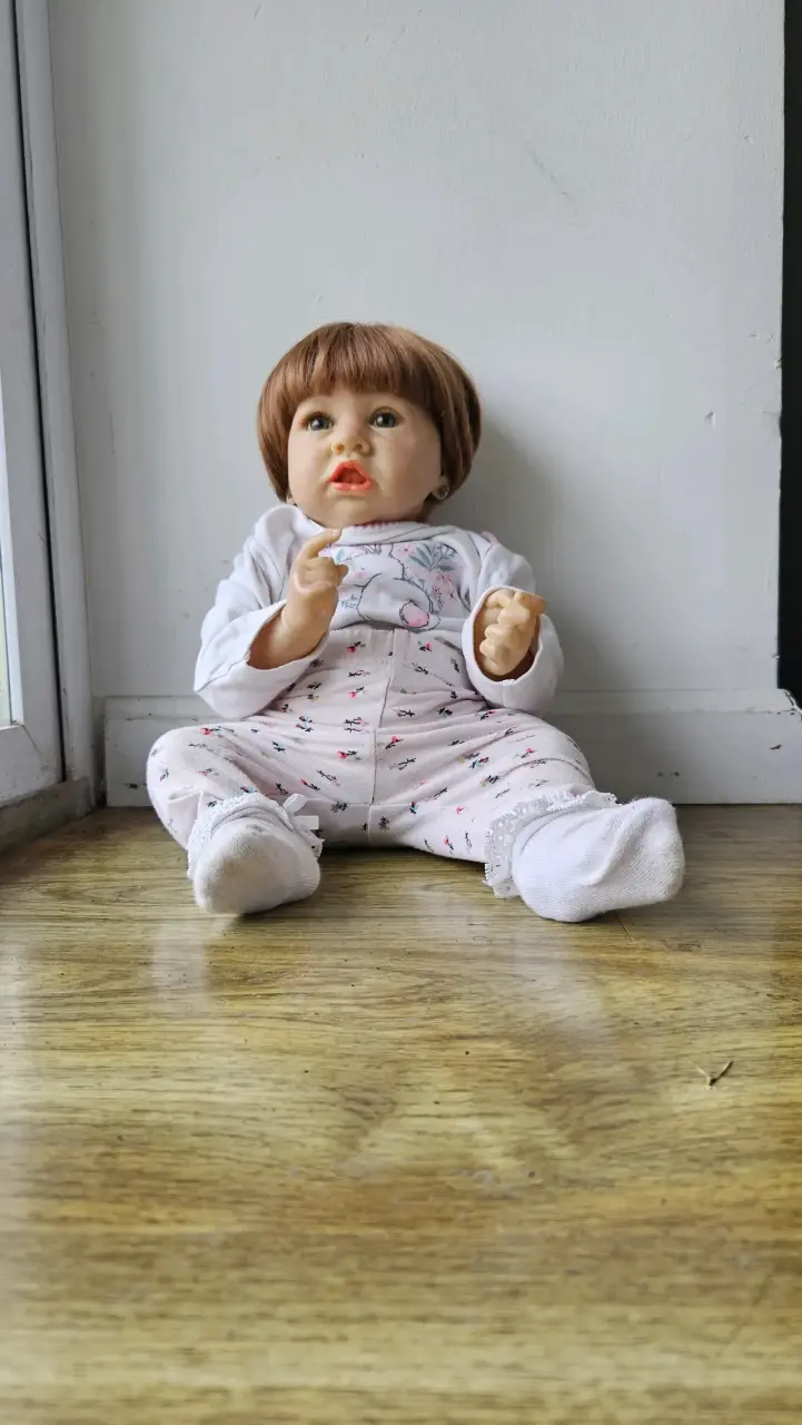 Muñeca bebé realista - 1