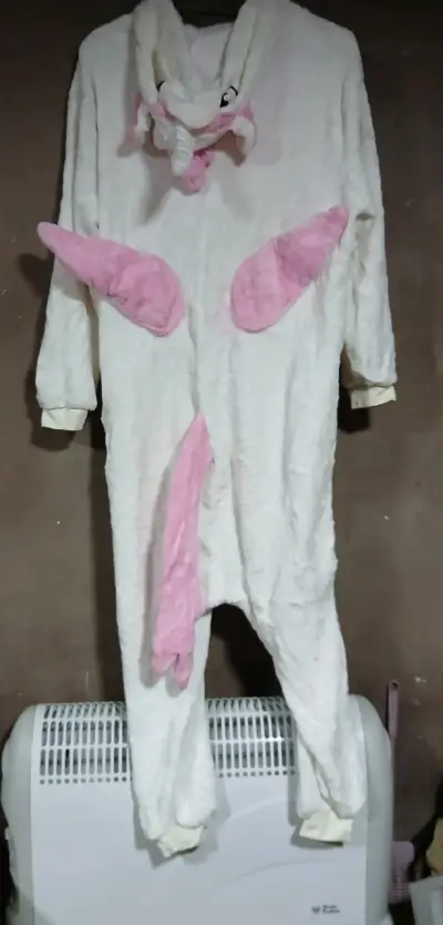 Pijama talla M unicornio blanco y rosado - miniatura 2