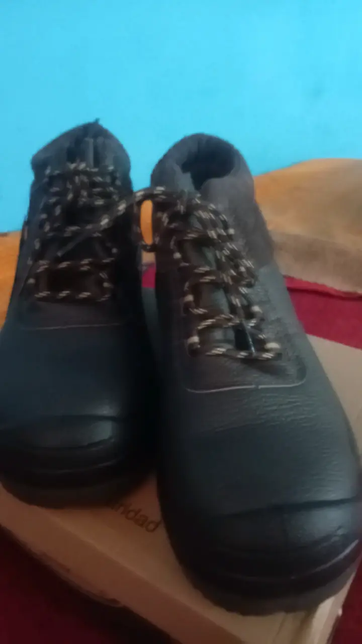 Botas de seguridad Nazca negras resistentes - 3