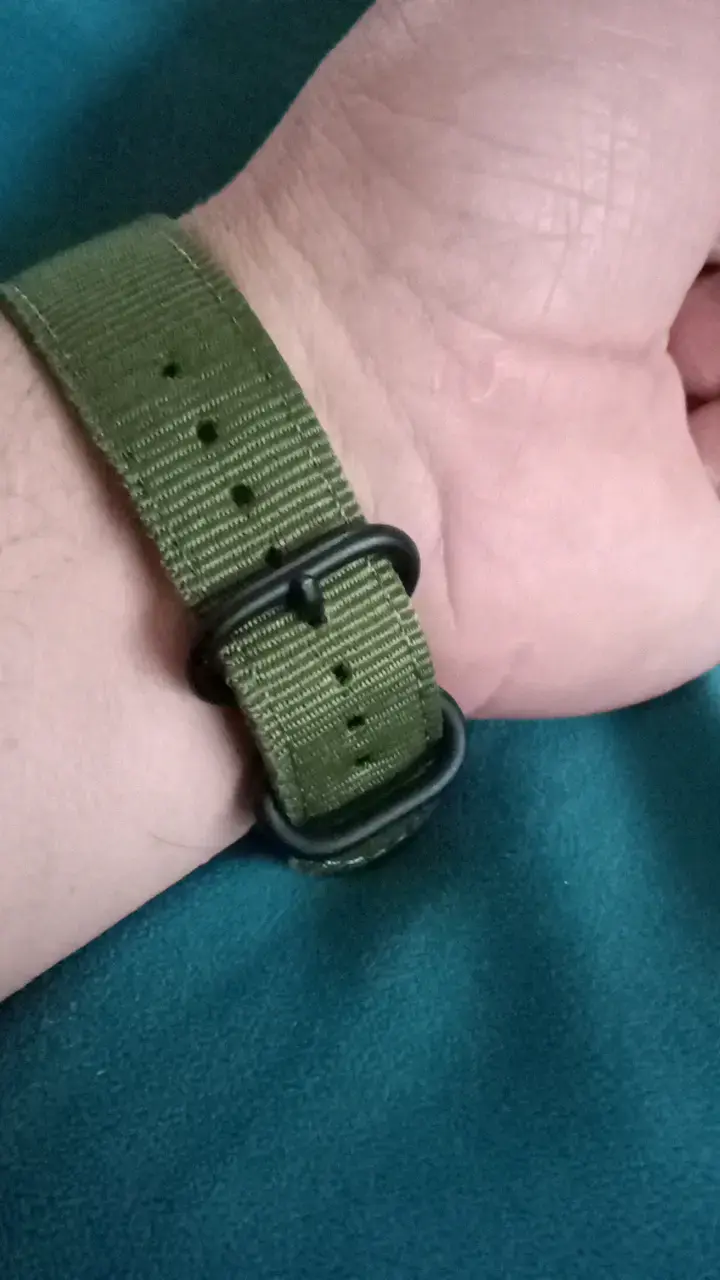 Reloj Swiss Army verde militar con correa de tela - 2