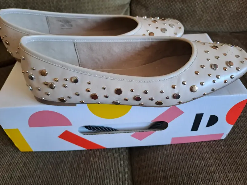 Zapatos planos beige con apliques Pollini talla 38 - 5