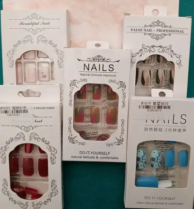 Set de uñas postizas variadas✨ - miniatura 1