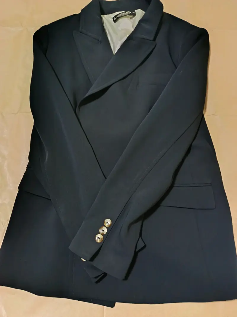 Blazer azul marino con botones dorados Anastassia - 2