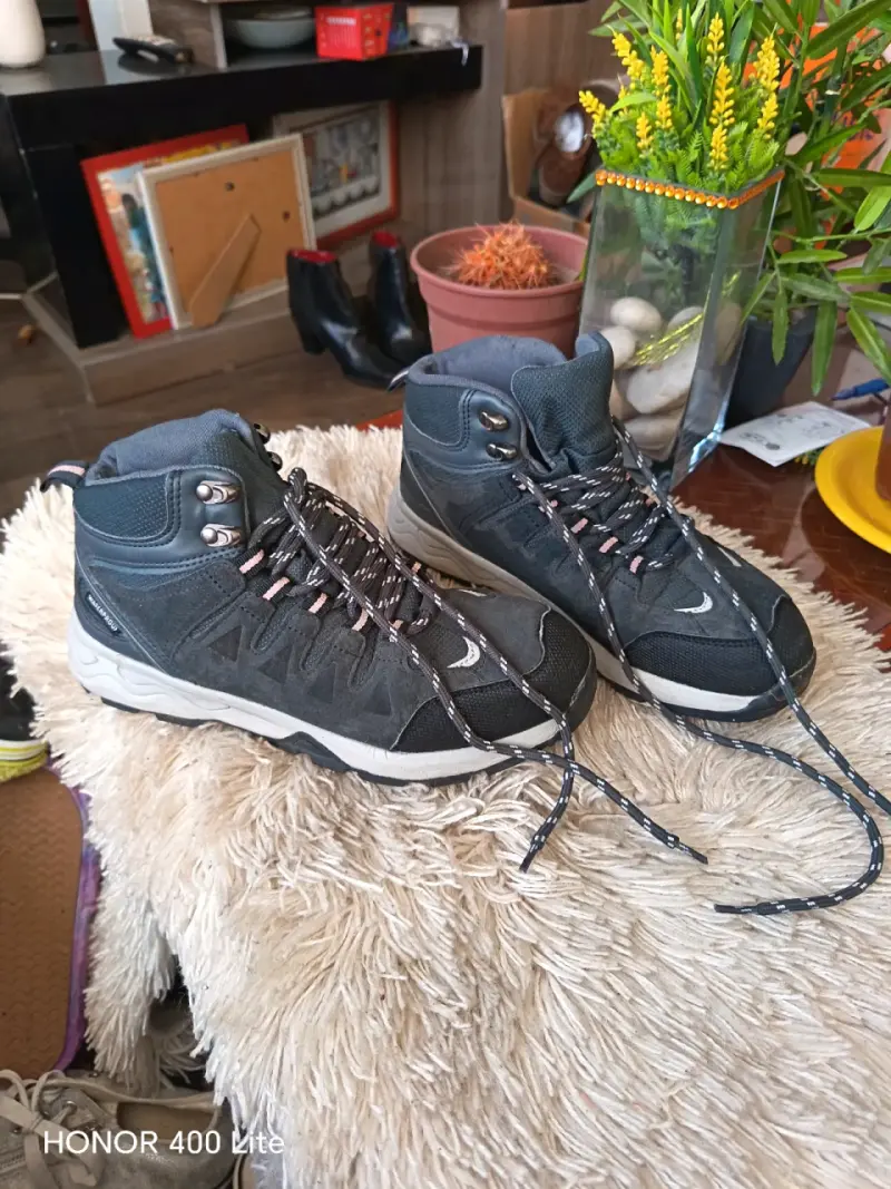 Botas de senderismo negras con suela antideslizante - 2