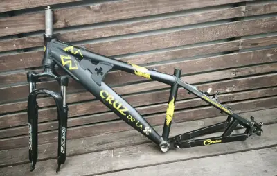 Cuadro de bicicleta Cruz de La X con horquilla - miniatura 1
