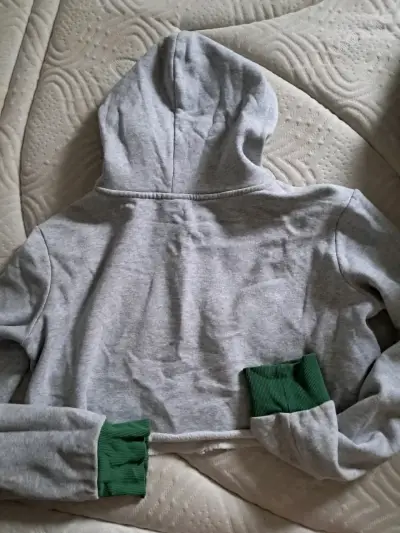 Polerón con capucha gris Puma para mujer - miniatura 3