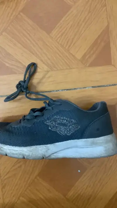 Zapatillas deportivas para niñas Usadas de Buenos - miniatura 2