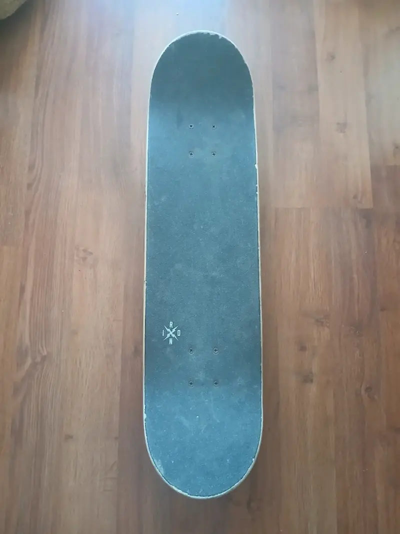 Tabla Skate Pill y trucks Iron - 6
