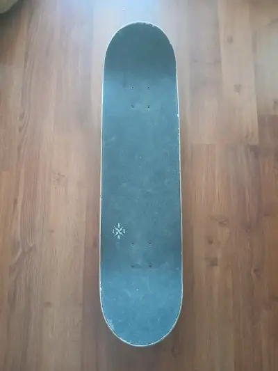 Tabla Skate Pill y trucks Iron - miniatura 6