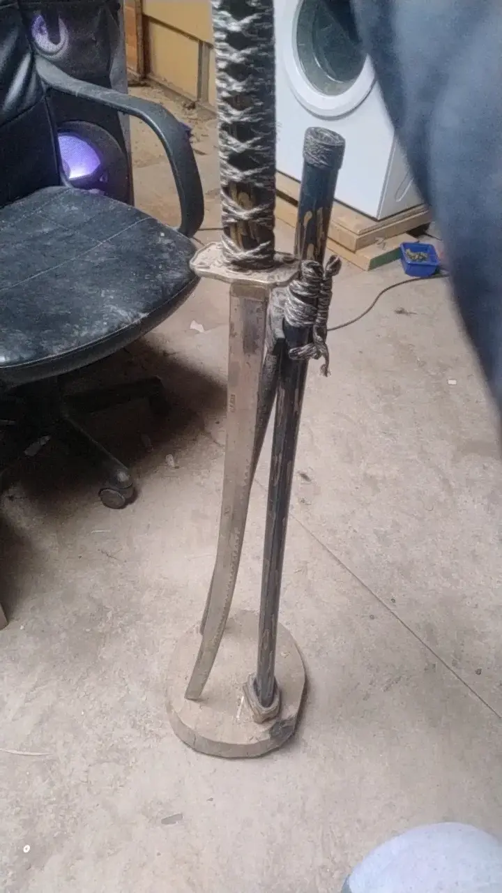 Espada katana decorativa con soporte - 2