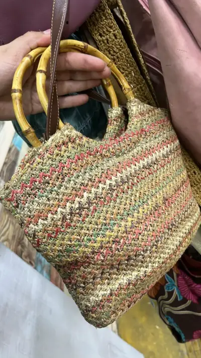Bolso tejido Rosetti con asas de bambú - miniatura 3