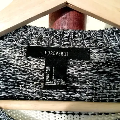 Suéter rayado blanco y negro Forever 21 talla S - miniatura 3