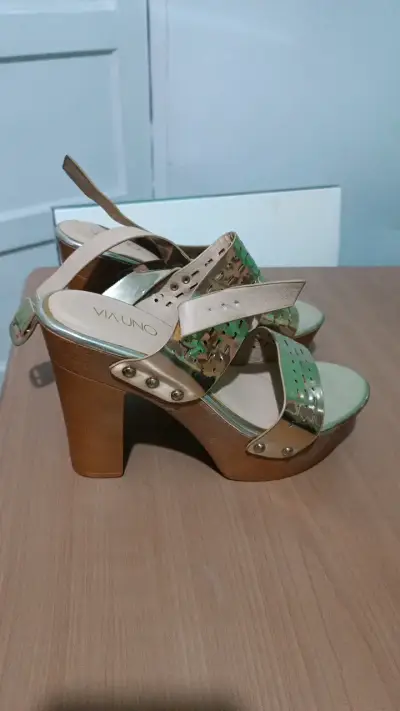 Sandalias de tacón Via Uno doradas - miniatura 1