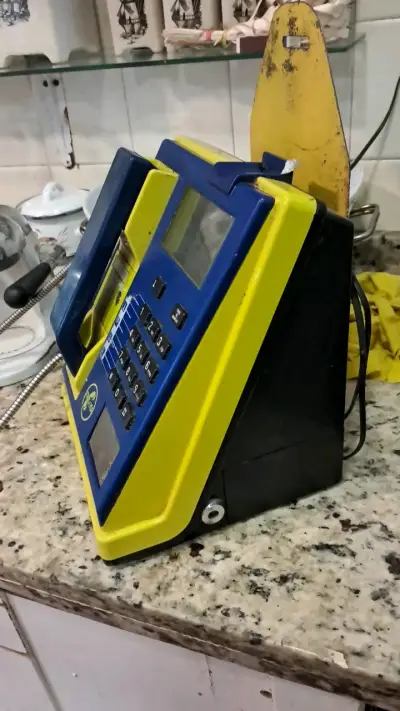 Teléfono original  público  azul y amarillo - miniatura 4
