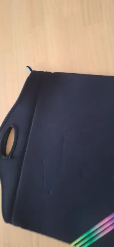 Funda neopreno O'Neill MacBook Neo o laptop 13" - miniatura 3