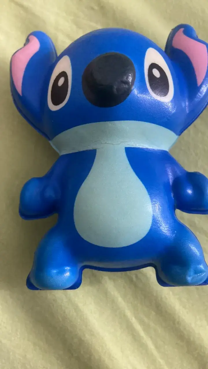 Figura de juguete azul de personaje animado - 1