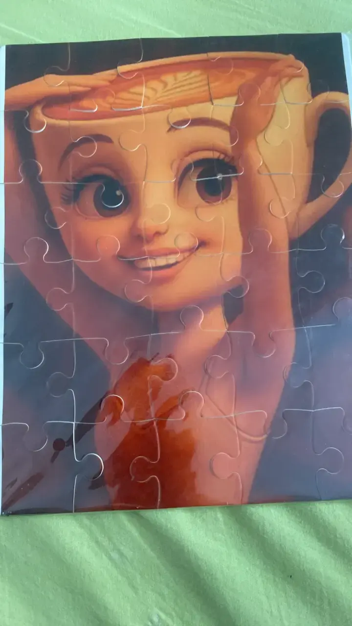 Rompecabezas infantil de taza sonriente