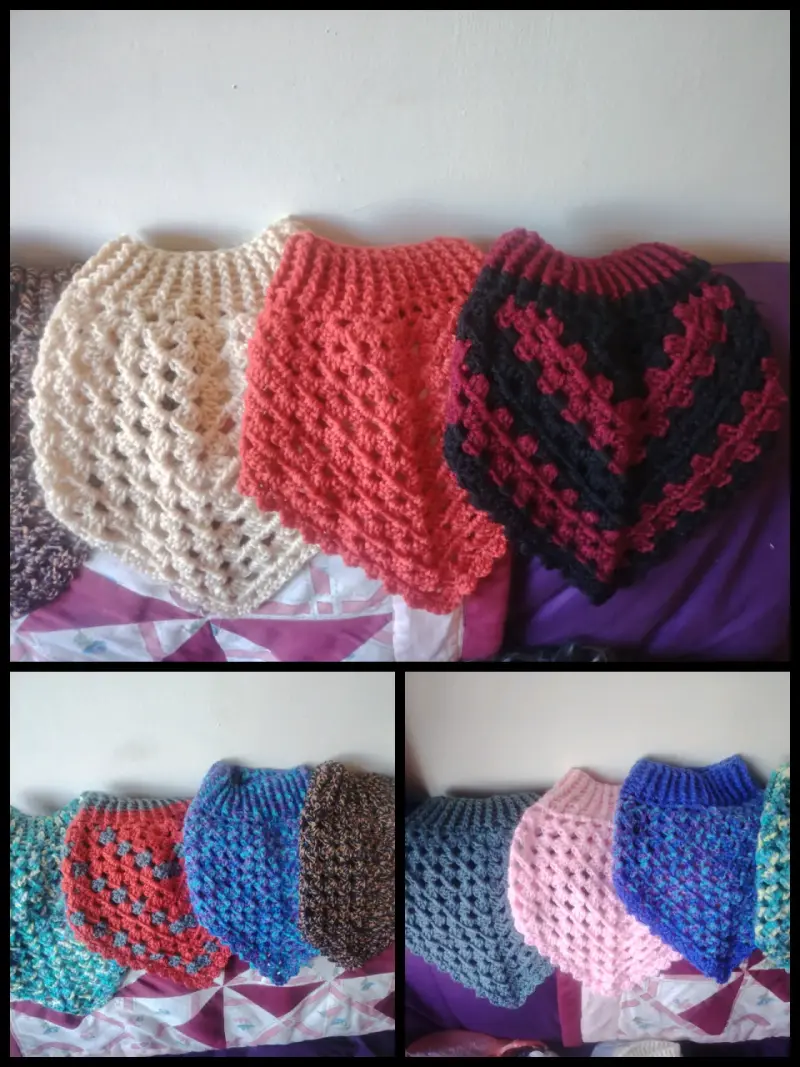Ponchos de lana tejidos a mano en varios colores - 1