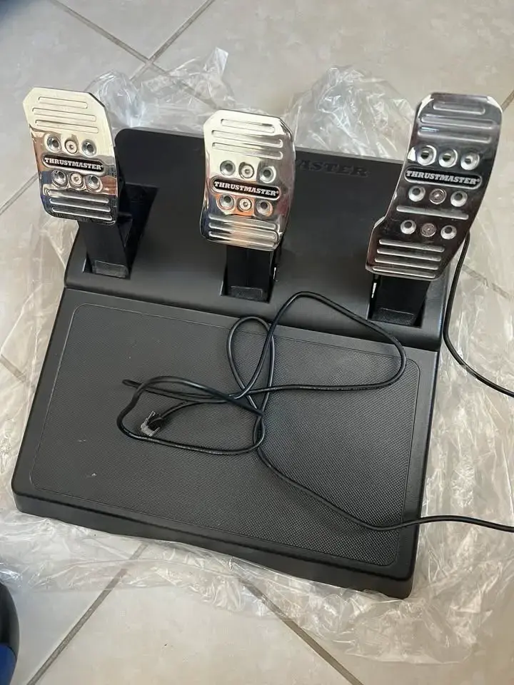 Volante de Carreras Thrustmaster con pedales t150p - 3
