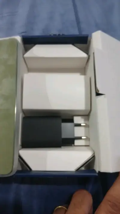 Smartphone Motorola Moto G15 con triple cámara - miniatura 4