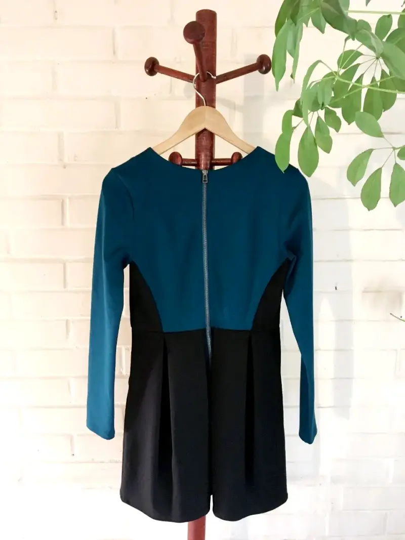 Vestido corto bicolor azul y negro Aeropostale - 2