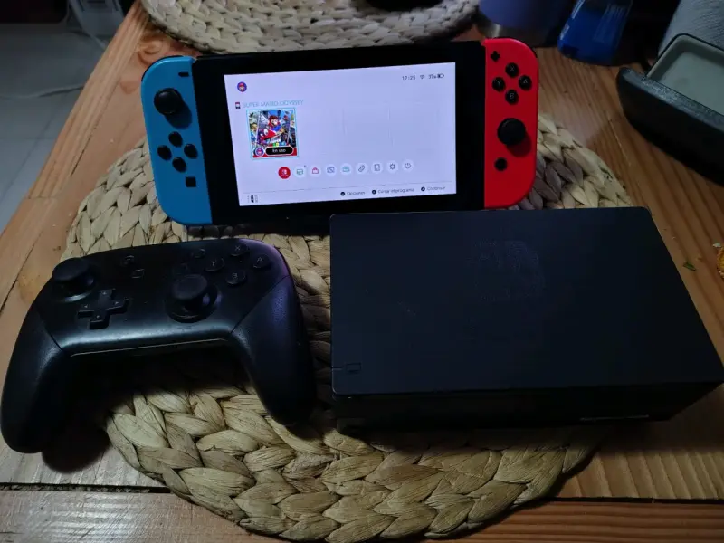 Nintendo Switch con juegos Super Mario y Donkey Kong - 2