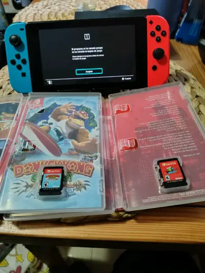 Nintendo Switch con juegos Super Mario y Donkey Kong - miniatura 4