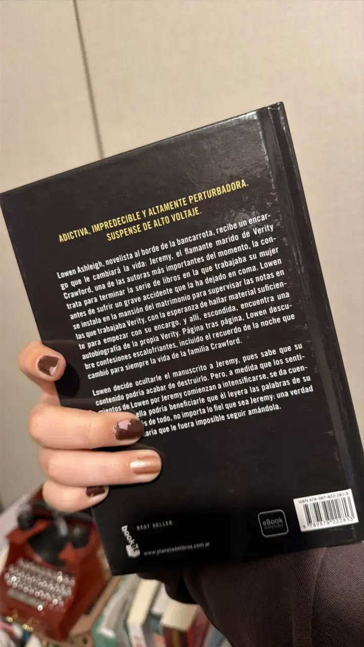 Libro Verity de Colleen Hoover en español - 2
