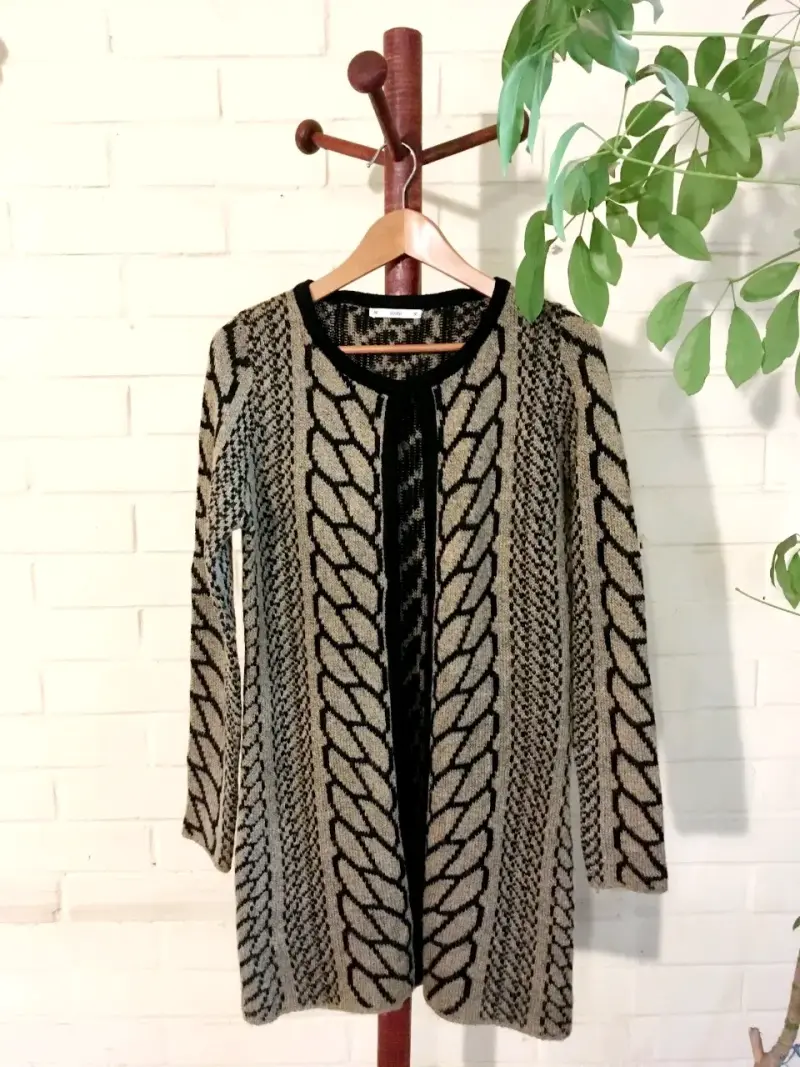 Cardigan de punto con diseño trenzado Silonni - 1