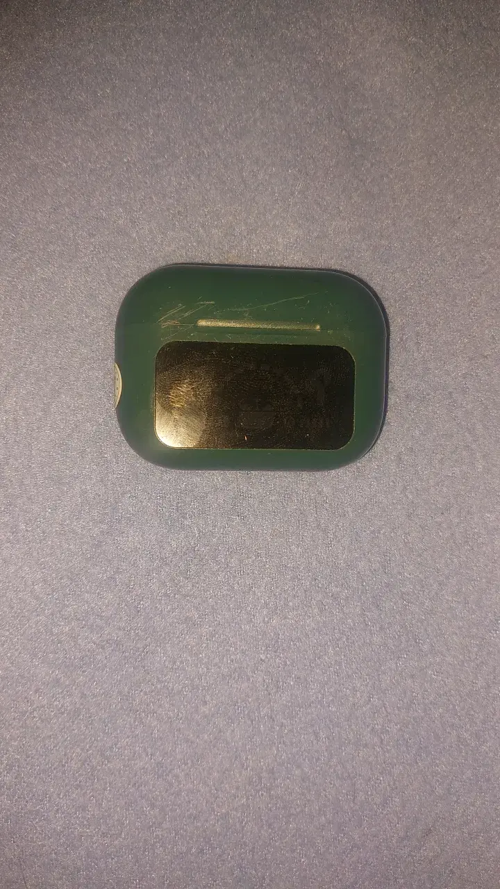 Audífonos inalámbricos con estuche verde - 1