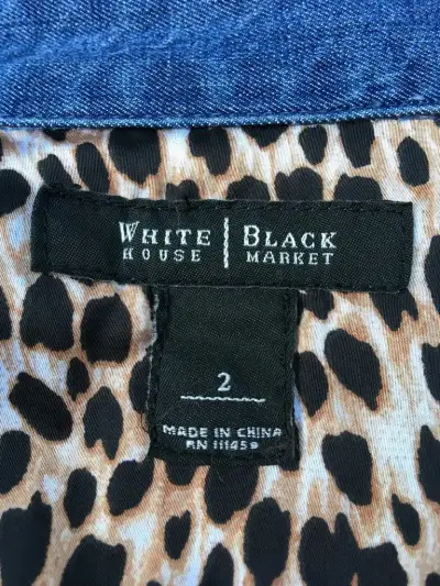 Camisa de mezclilla para mujer White House Black Market - miniatura 3