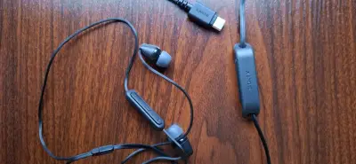 Audífonos Sony con micrófono y USB-C - miniatura 3