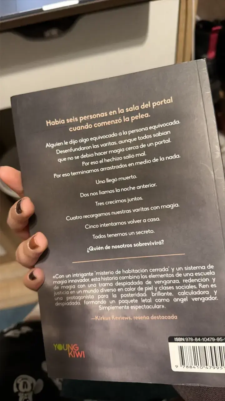Libro 'Una Puerta en la Sombra' de Scott Reintgen - 2
