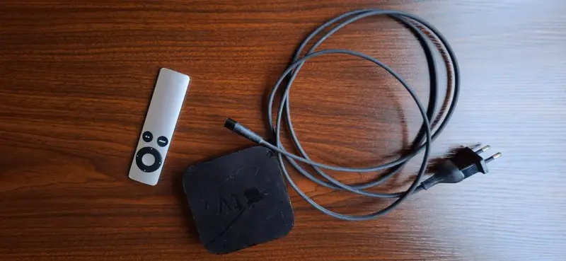 Apple TV con control remoto modelo A1427 - 1